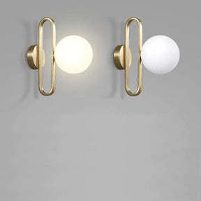 Arandela de Parede Dourada Lumina com Globo de Vidro Fosco - Morada Serena