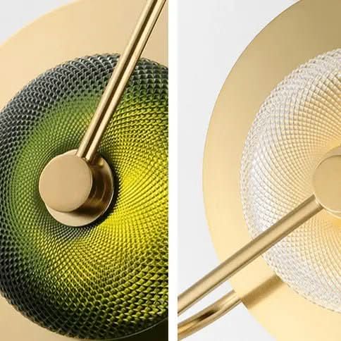 Arandela De Parede Dourada Lumina Pós - Moderna Com Cúpula de Vidro - Morada Serena