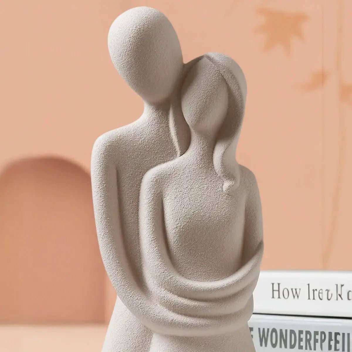 Escultura Decorativa em Resina Amor Entrelaçado - Morada Serena