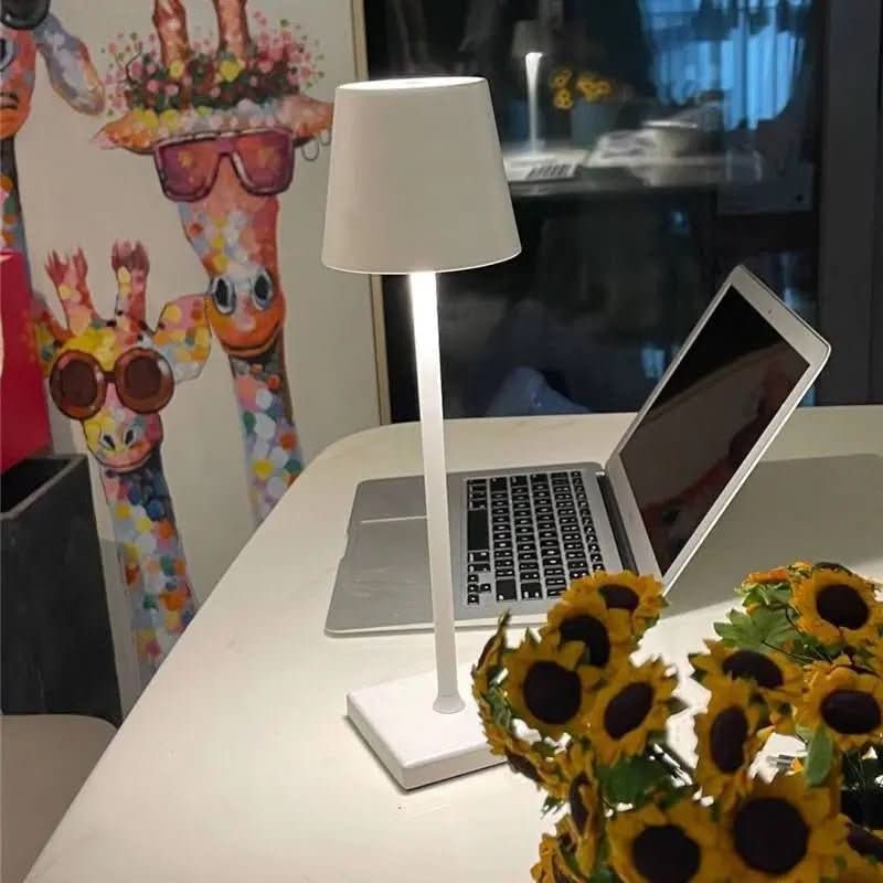 Luminária de Mesa Luminária Sem Fio Dimerizável – Modernidade com Controle de Luz - Morada Serena