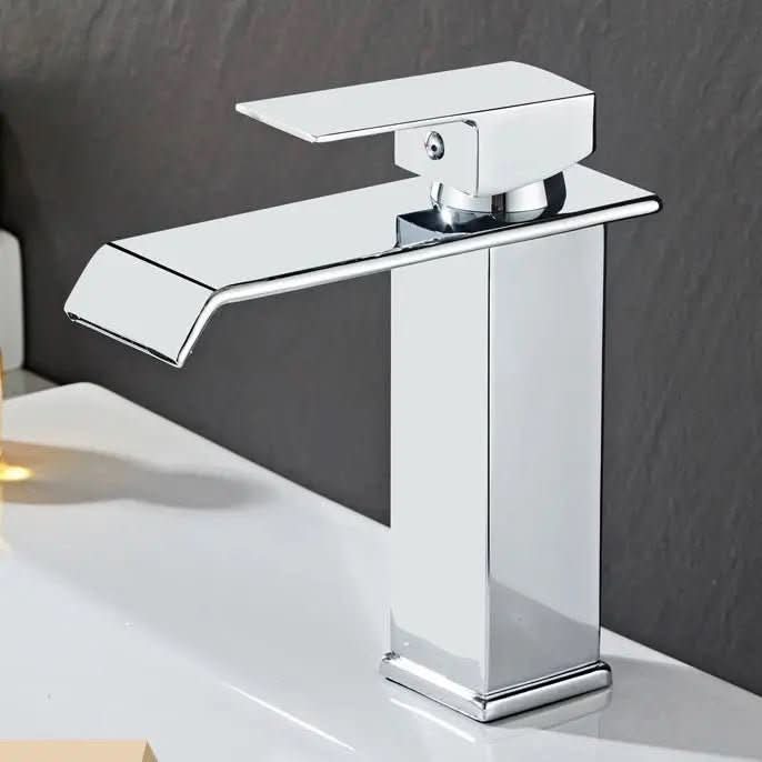 Torneira Banheiro Monocomando Cascata Preta Dourada Bica Baixa Quadrada - Morada Serena